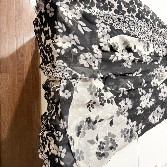 DKNY Elegant Black dress. In great condition. - Picture 5 of 6